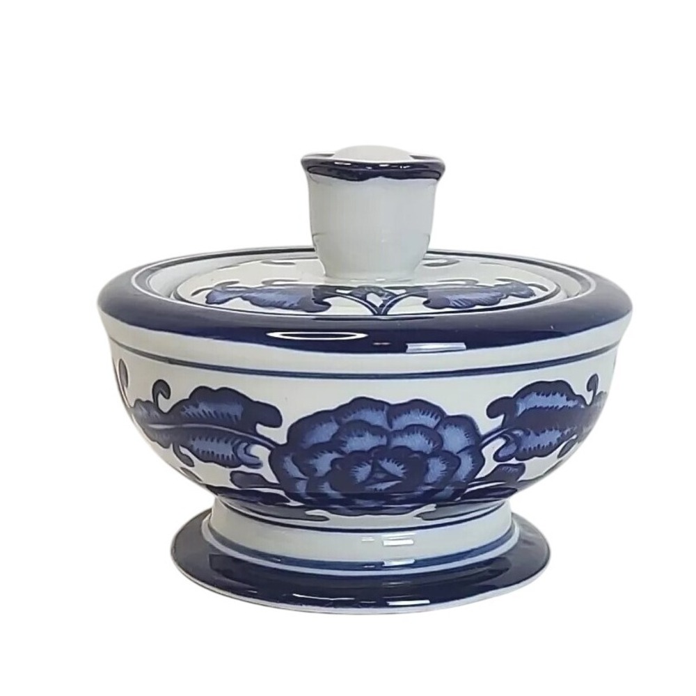 Bombay Company Flo Blue‎ & White Flower Stash Box Vtg Cottage 4.5"